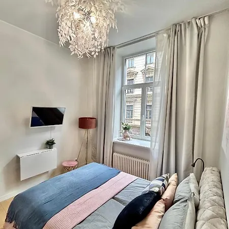 Very Center Gorgeous & Light Apartment Riga