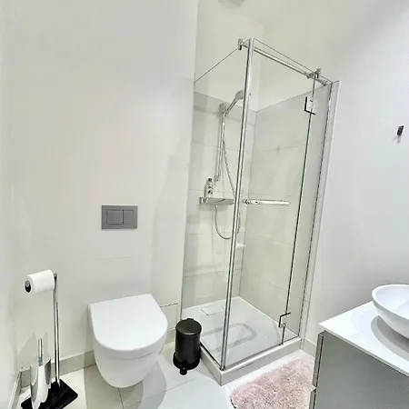 Very Center Gorgeous & Light Apartment Riga